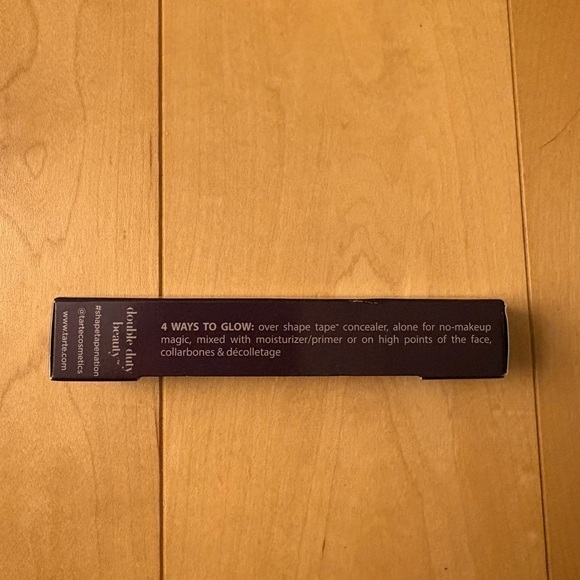 Tarte Shape Tape Glow Wand Highlighter in Ablaze - Picture 5 of 10